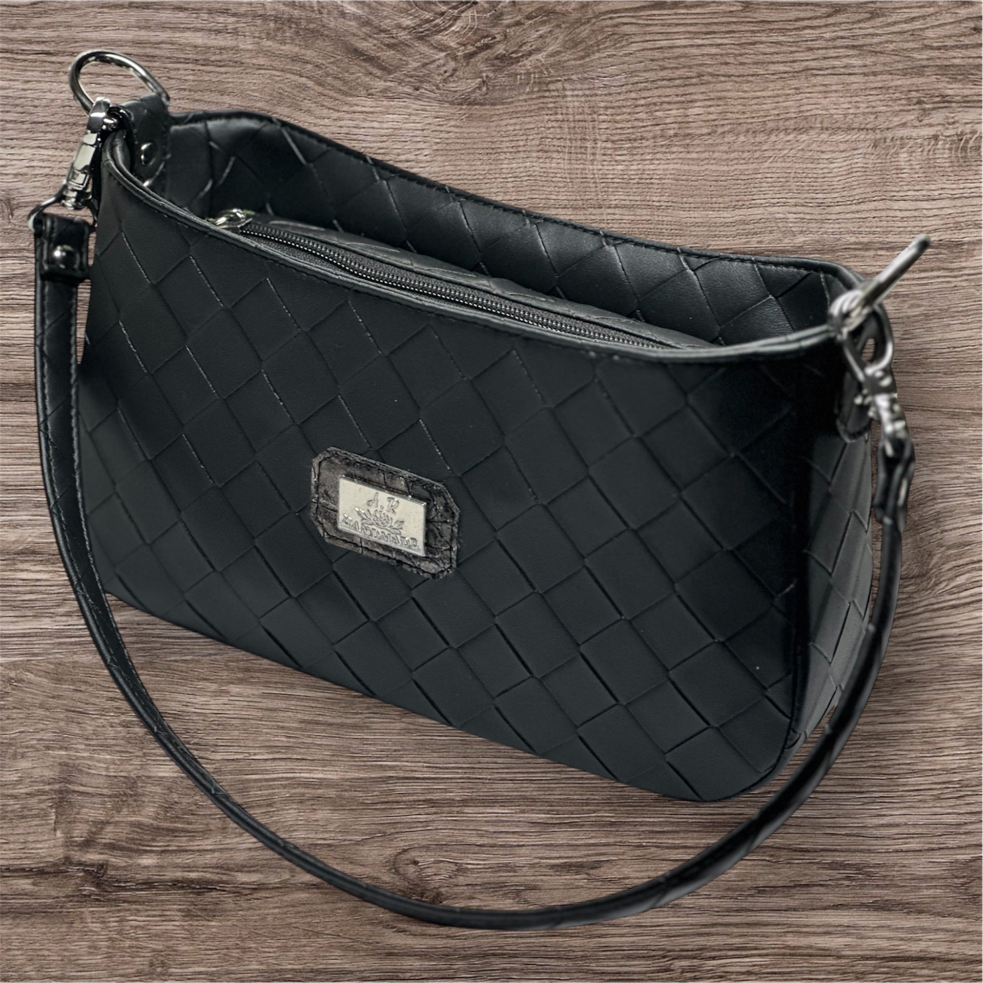 Arra Shoulder Bag!