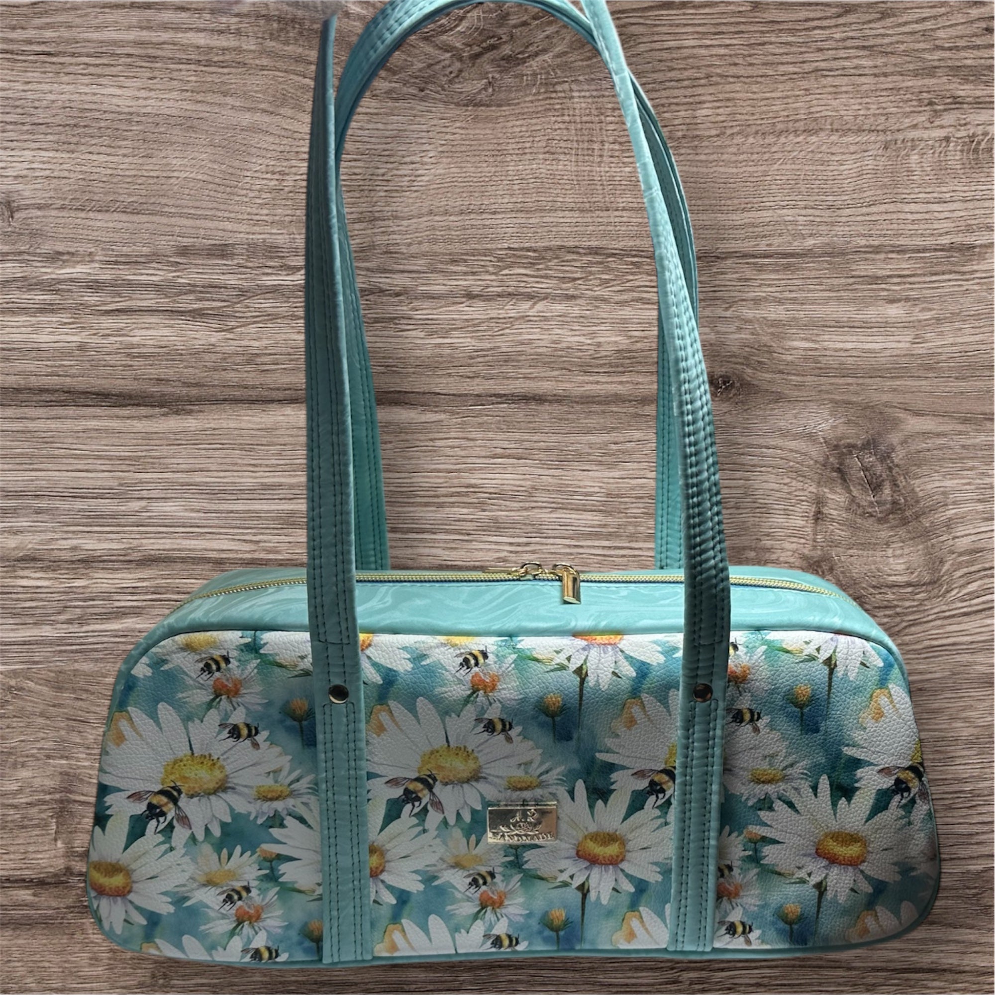 Winie Shoulder Bag!