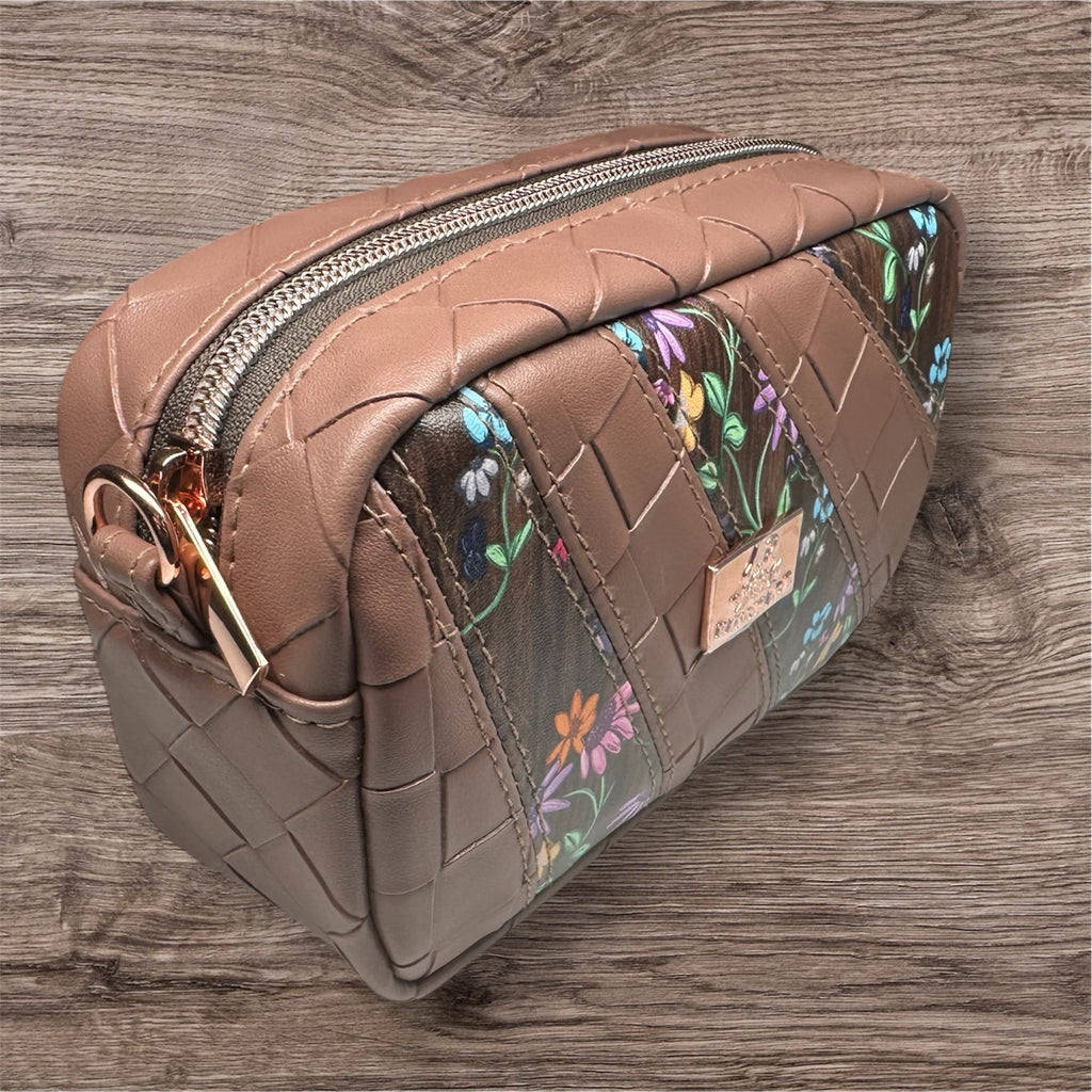 Mini Cata Crossbody bag!